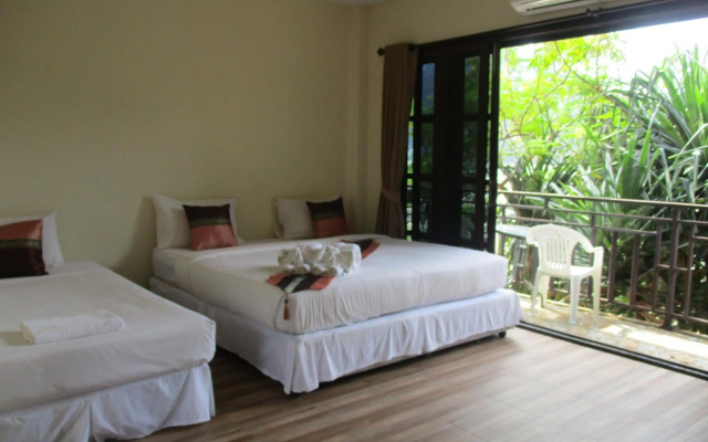 Phi Phi Green House