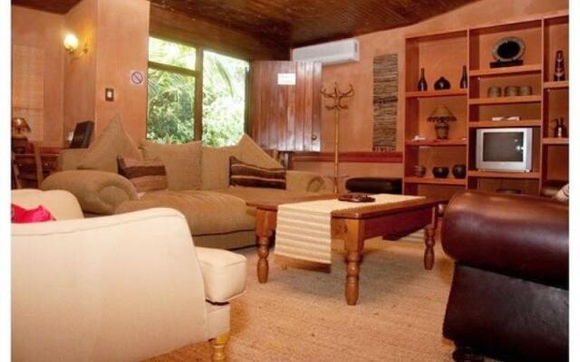 Mountain Manor Guest House & Day Spa