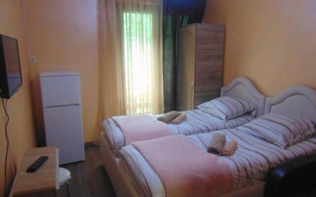 Hostel Maia