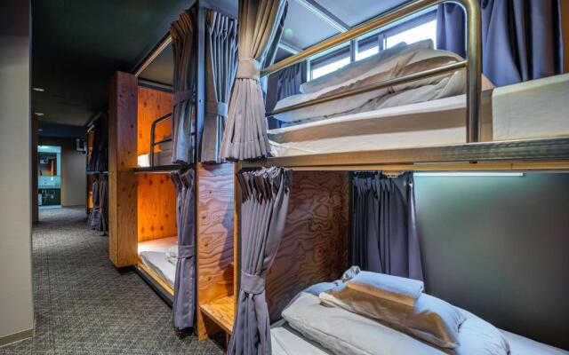 Wise Owl Hostels River Tokyo