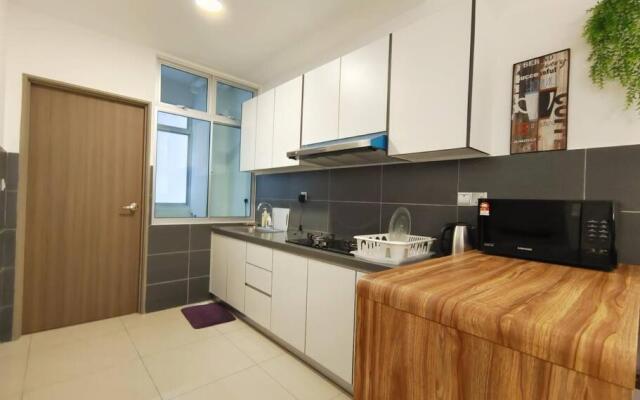 A1403 JB CITY SKS HABITAT LARKIN 2BR 6Pax 100mbps NETFLIX!! By STAY – Kitchen – Johor Bahru