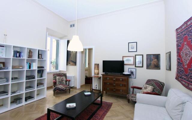 Maria Cristina Flat