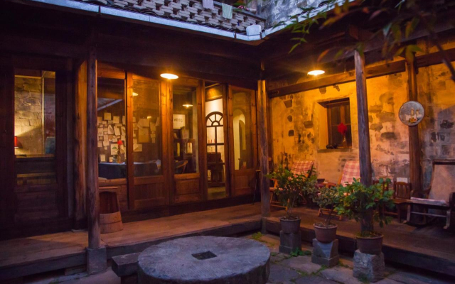 Pig's inn Xidi