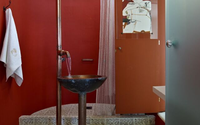 Aigis Suites