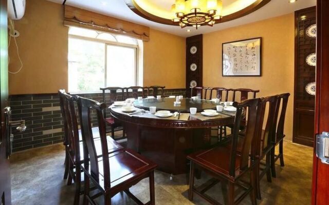 Lushang Tianjie Quick Hotel