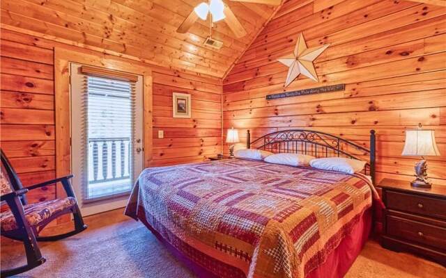 Smoky Mountain Retreat - Five Bedroom Cabin
