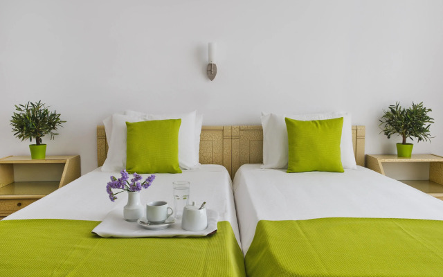 Hotel Makarios