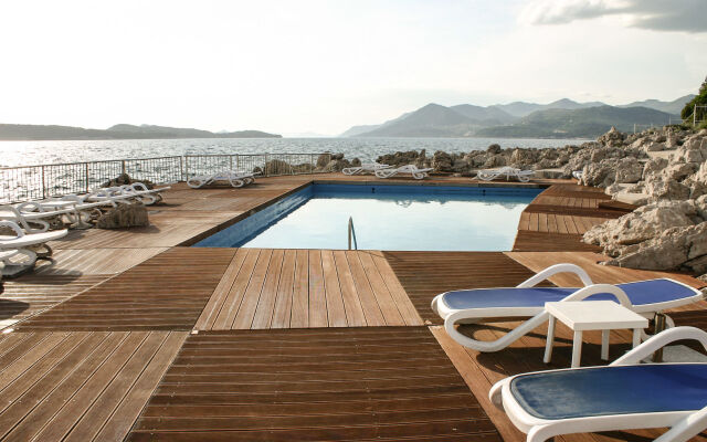 Royal Princess Hotel