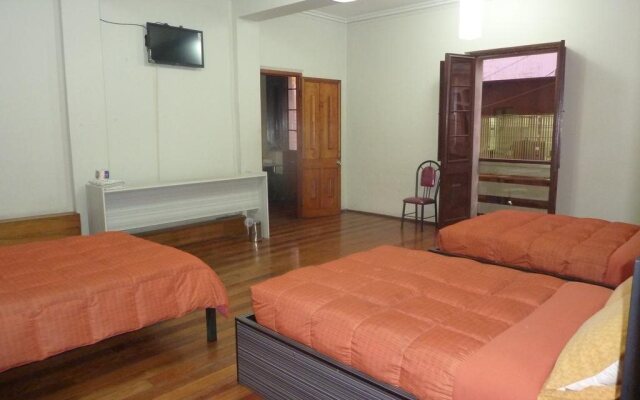 Hostal Luxor