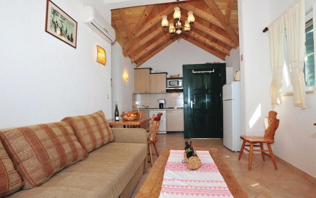 Beautiful Home in Brist With 2 Bedrooms and Wifi