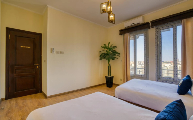 Luxurious 1 BR Apartment near Point 90 Mall✯