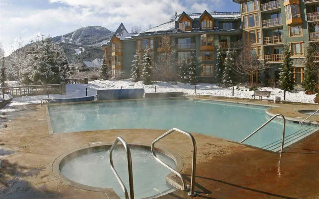 ResortQuest at Whistler Cascade Lodge