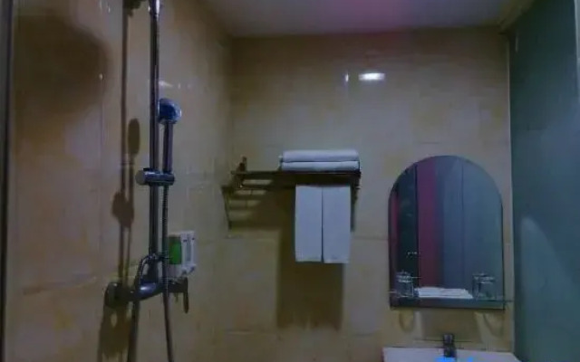Tianhuiduo Business Hotel