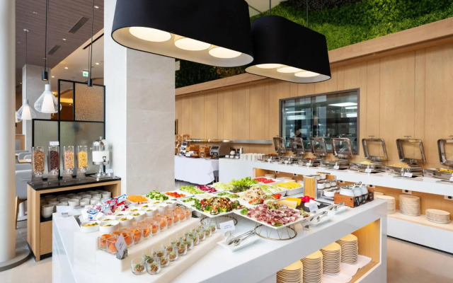 Fame Hall Garden Hotel