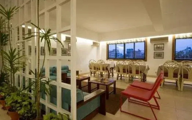 Hotel Ambassador, Chauni