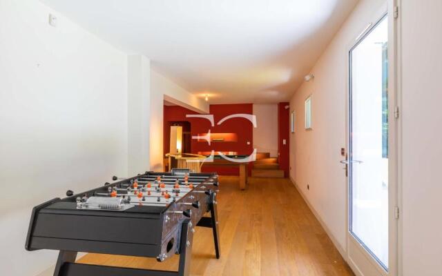 Easy Clés- Splendid 8 bedrooms property & pool
