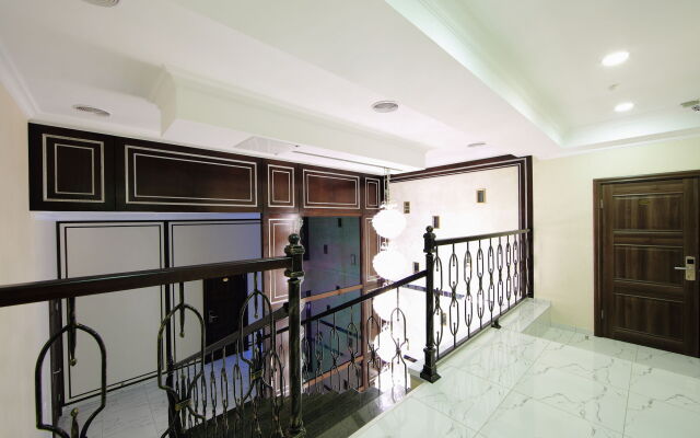 Premier Hotel