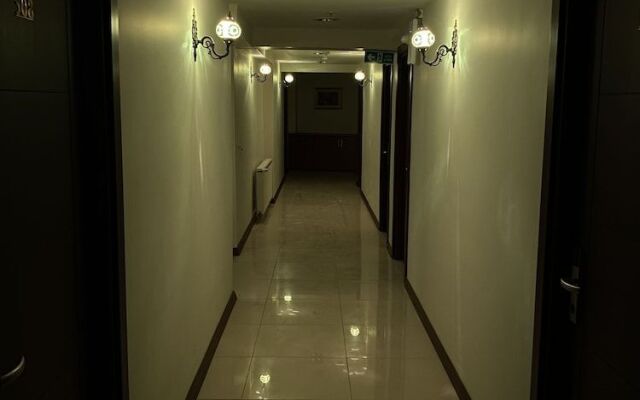 Grand Life Hotel