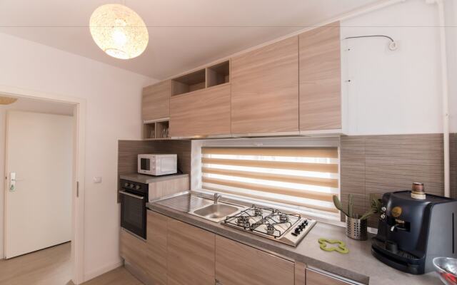 Thomas Apartments