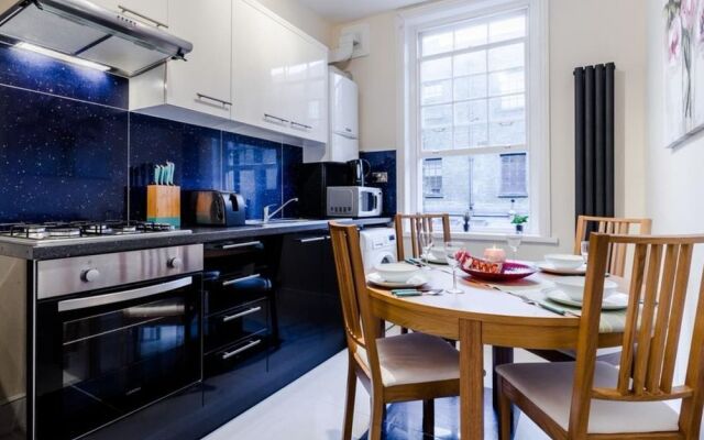 OYO Kings Cross Apartment