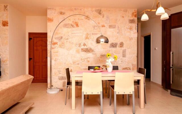 M&N Luxury Family Apartment 10meters from the Sea