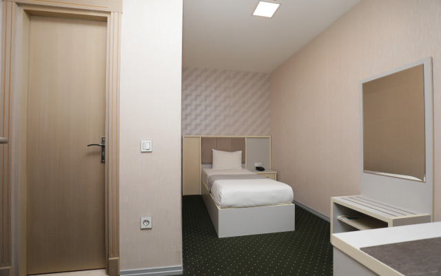 Altus Hotel Baku - Free Massage