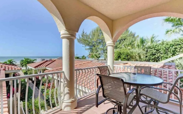 La Casa Denton by RedAwning