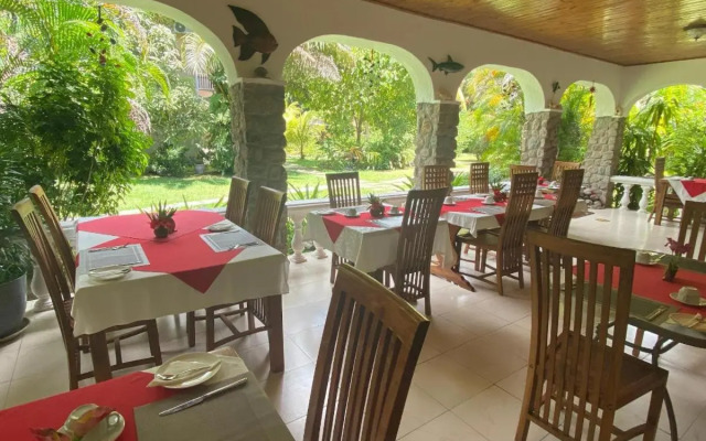 Villa Rafia Guesthouse