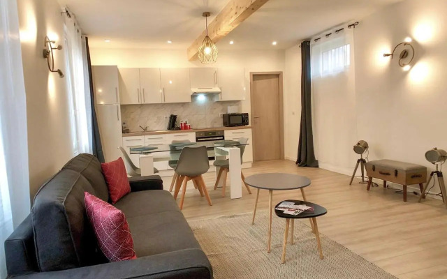 Charming Home - City Center Cosy Apartments