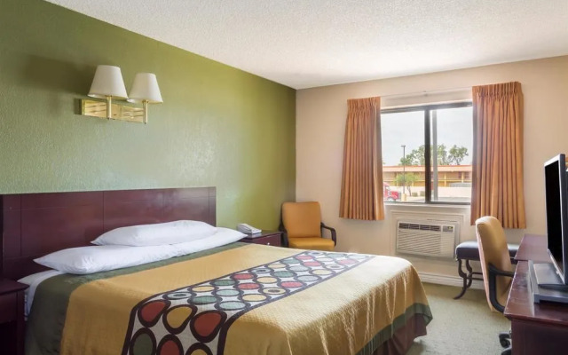 Super 8 Goodyear/Phoenix Area