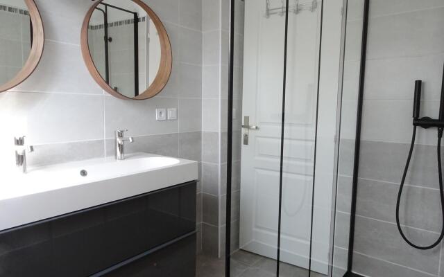 Semi-detached House, Brehal