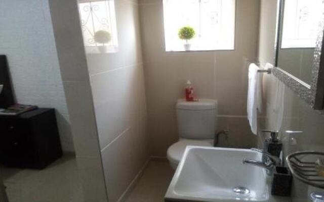 25 Jacaranda Lodge & Backpackers