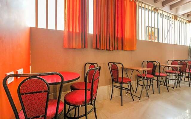 FabExpress Emirates Suites