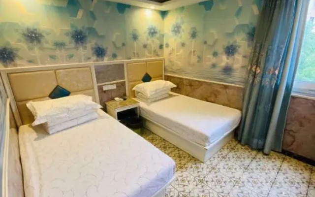 Rain Green Hotel (Shangpu Road, Shanghai)