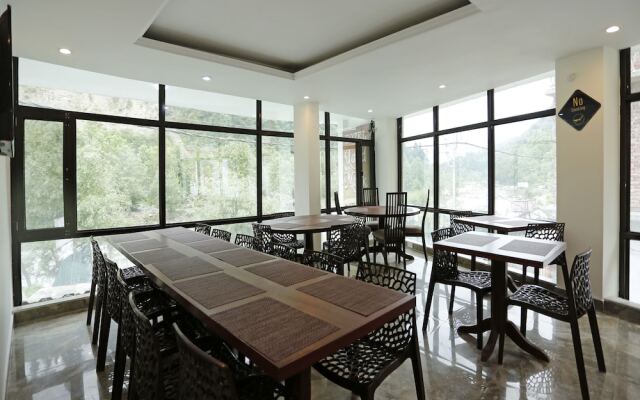 OYO 8767 Hotel Landmark