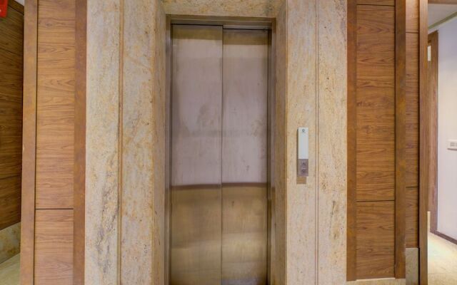 Collection O 30094 Behind Tivoli Chhatarpur