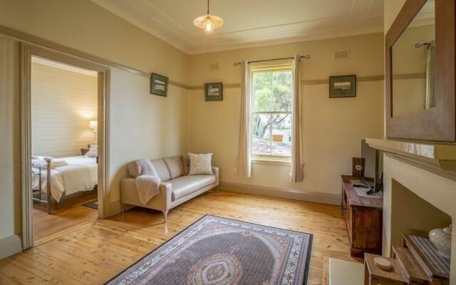 Steele Point Cottage