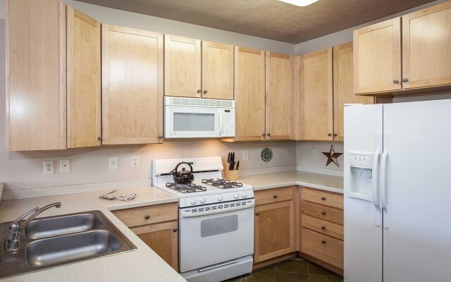 Crestview Condominiums by All Seasons Resort Lodging