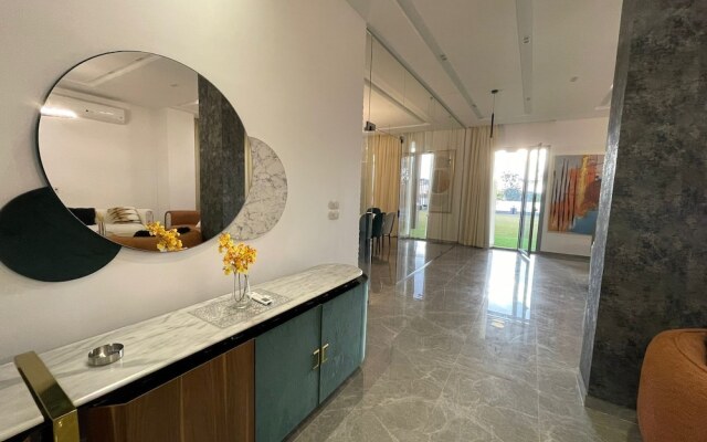 Villa with pool