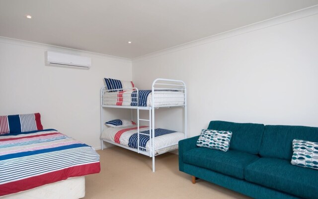 Calypso, 156 Bagnall Beach Road