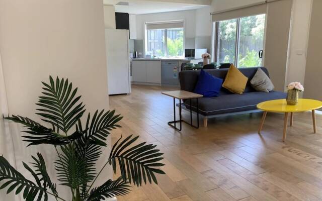 Bundoora Townhouse