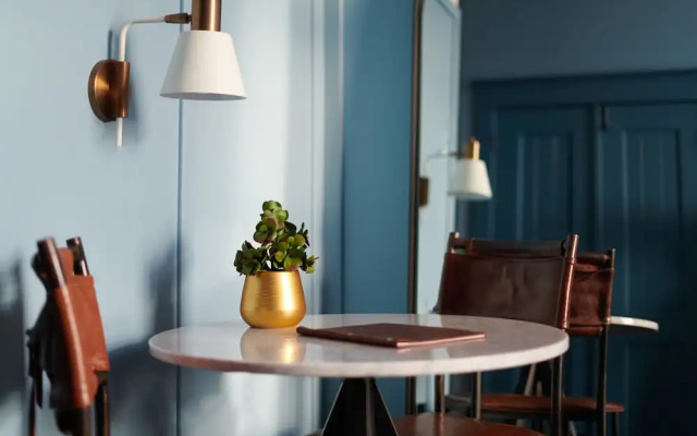 The Chicago Hotel Collection - Wrigleyville