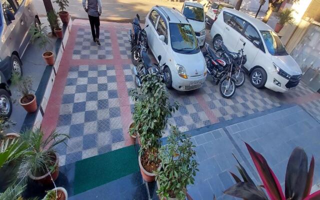 Hotel Heera Palace
