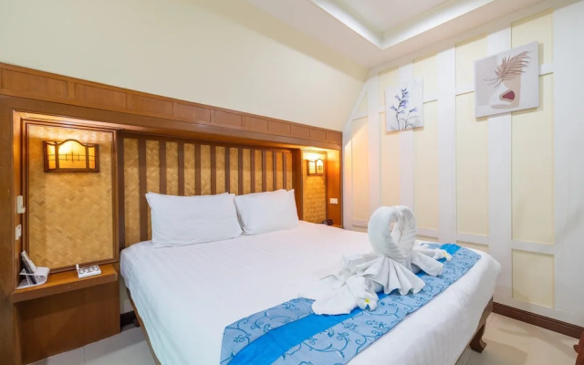 Meet Holiday Hotel