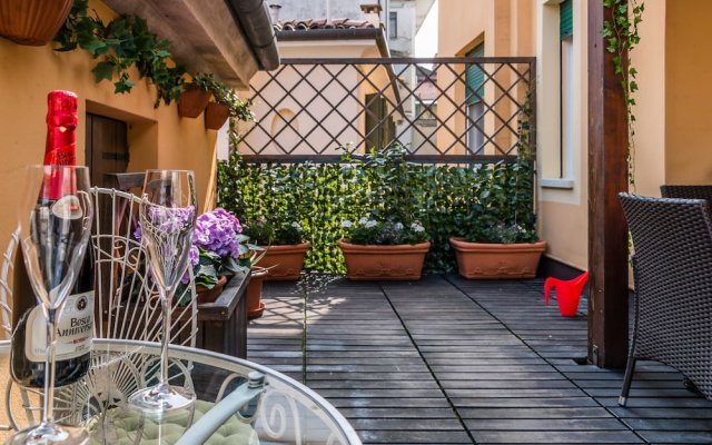 Jungle Chic With Terrace @Treviso City Center
