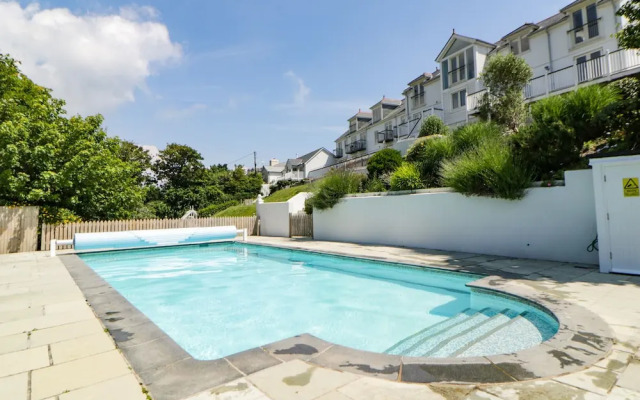 2 Garden Apartment