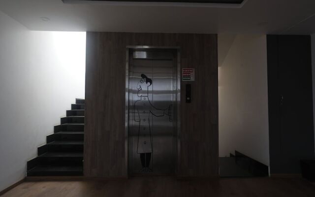 Transit Manyata by Staytrendz