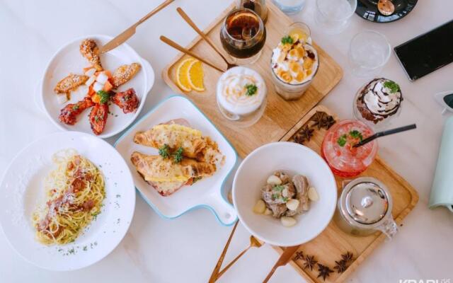 Play Poshtel & Cafe (SHA Certified)