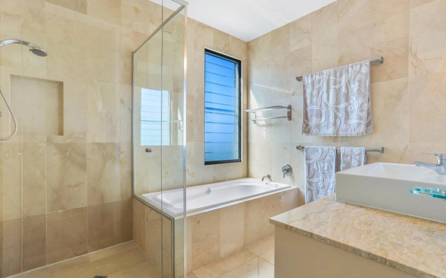 Indulgent beachside luxury, Sunrise Beach