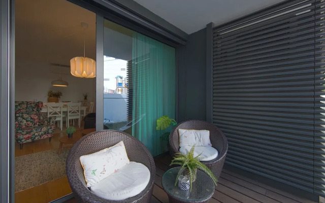 Benfica Prime Terrace II by Homing